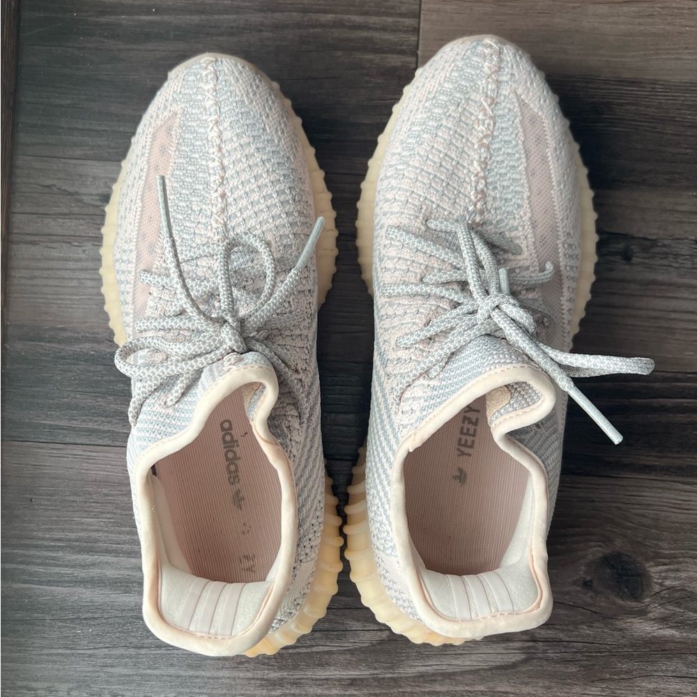 Adidas Yeezys - Picture 4 of 4